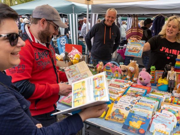 Bild zu Antrödeln - Flohmarkt