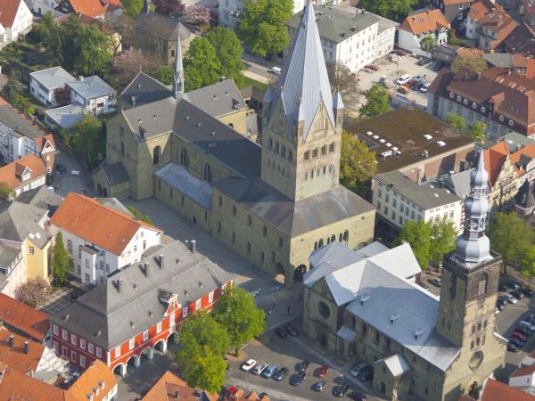 Bild zu Kleine Schilder, große Geschichten &copy; WMS, Gero Sliwa