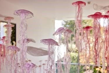 Bild zu Korallen und Quallen - Corallium und Cinquecento Medusae - International bekannte Ausstellung einer bedrohten Unterwasserwelt der Künstlerin Rosanna Baledda &copy; Copyright: Rosanna Baledda