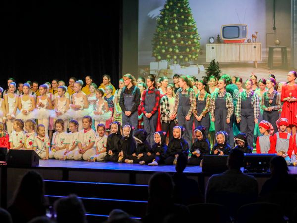 Bild zu Ballettschule Cardiano präsentiert: Mary Poppins &copy; (c) Monika Bochmann-Schmitz
