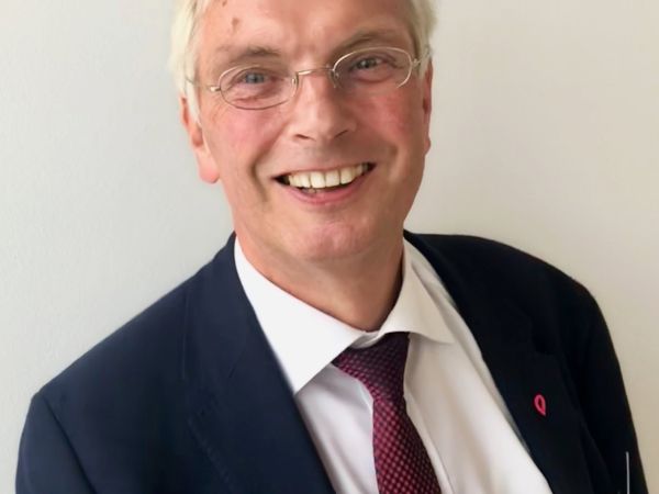 Dr. Eckart Altenmüller &copy; Wikipedia
