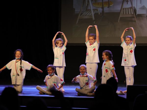 Bild zu Ballettschule Cardiano präsentiert: Mary Poppins &copy; (c) Monika Bochmann-Schmitz