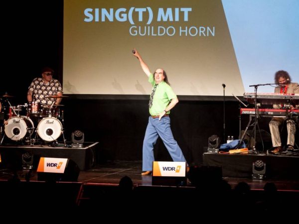 Bild zu WDR 4 sing(t) mit Guildo - Der Mitsing-Spaß mit Guildo Horn und den Orthopädischen Strümpfen &copy; WDR4 - M. Ehring