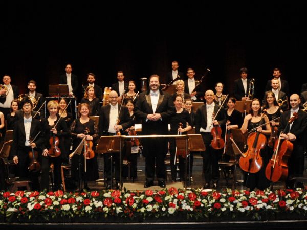 Alexander Steinitz mit dem Europäischen Festivalorchester