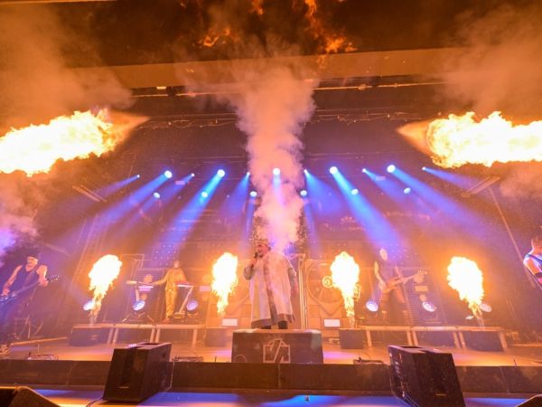 Völkerball / Stadthalle Soest &copy; Logo (c) Headline Concerts, Fotos (c) Gero Sliwa